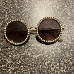 SOLD. Guess round frame sunglasses